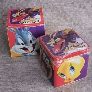 Vintage LOONEY TUNES Tin Bank with Original Box 1996